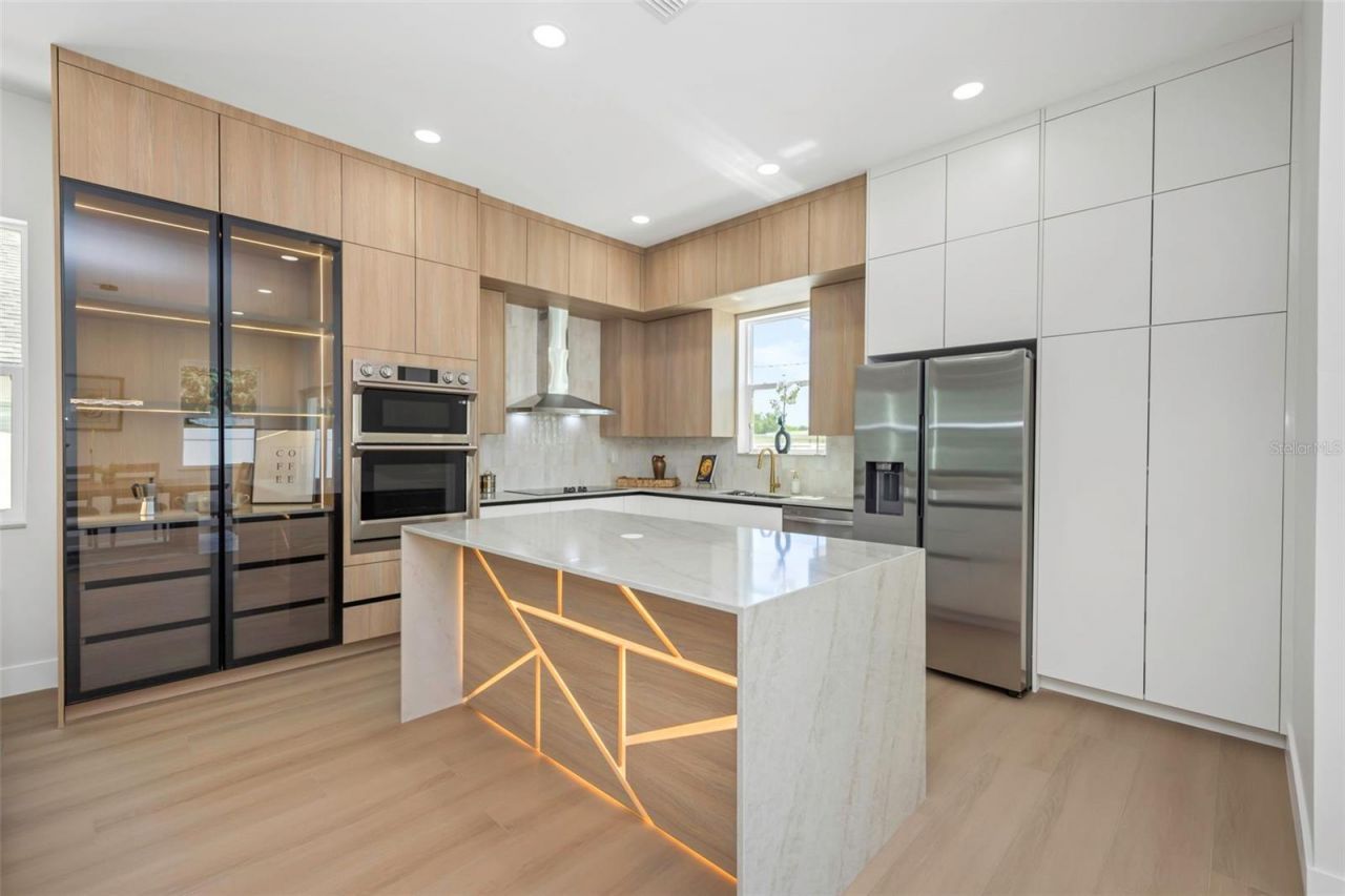 617 Folsom Street S, Saint Petersburg, FL 33707 Photo