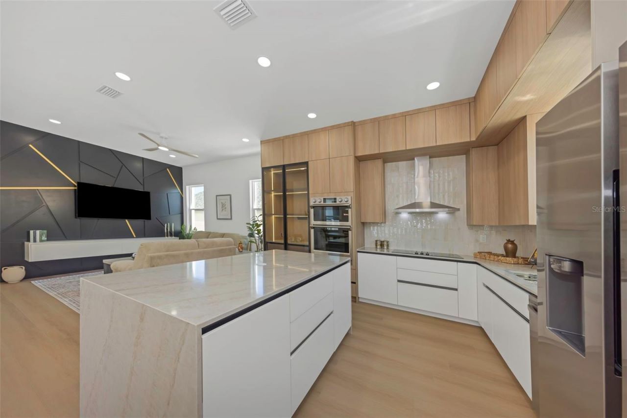 617 Folsom Street S, Saint Petersburg, FL 33707 Photo