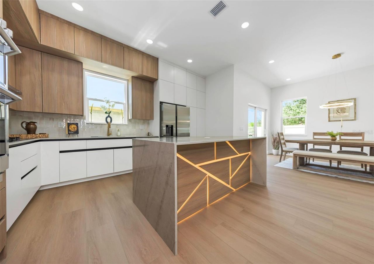 617 Folsom Street S, Saint Petersburg, FL 33707 Photo