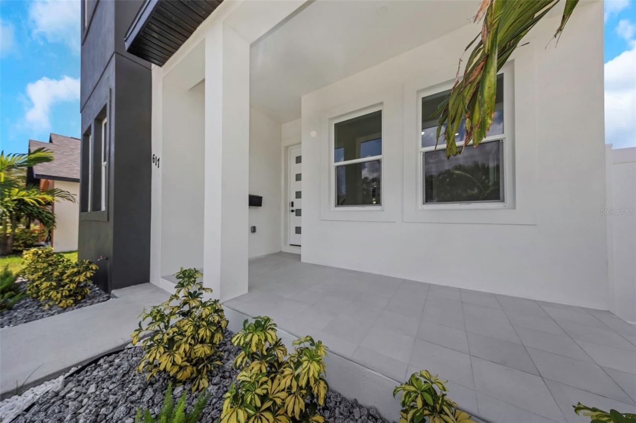 617 Folsom Street S, Saint Petersburg, FL 33707 Photo