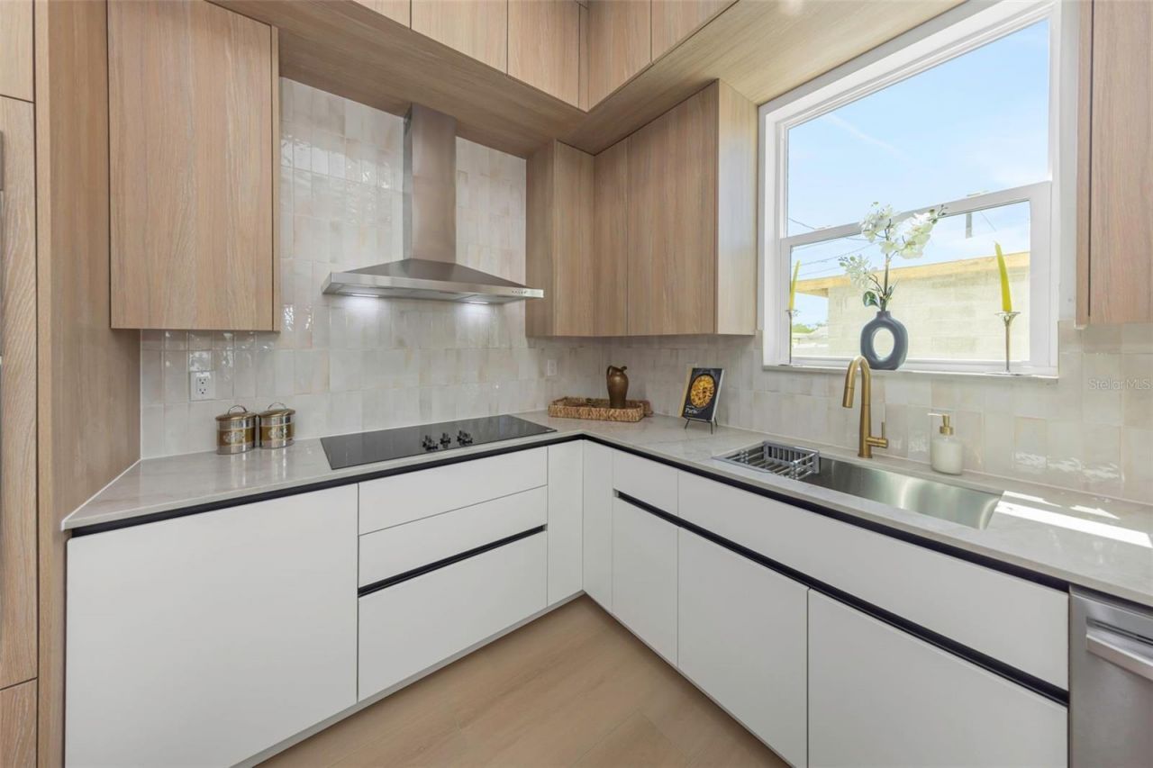 617 Folsom Street S, Saint Petersburg, FL 33707 Photo