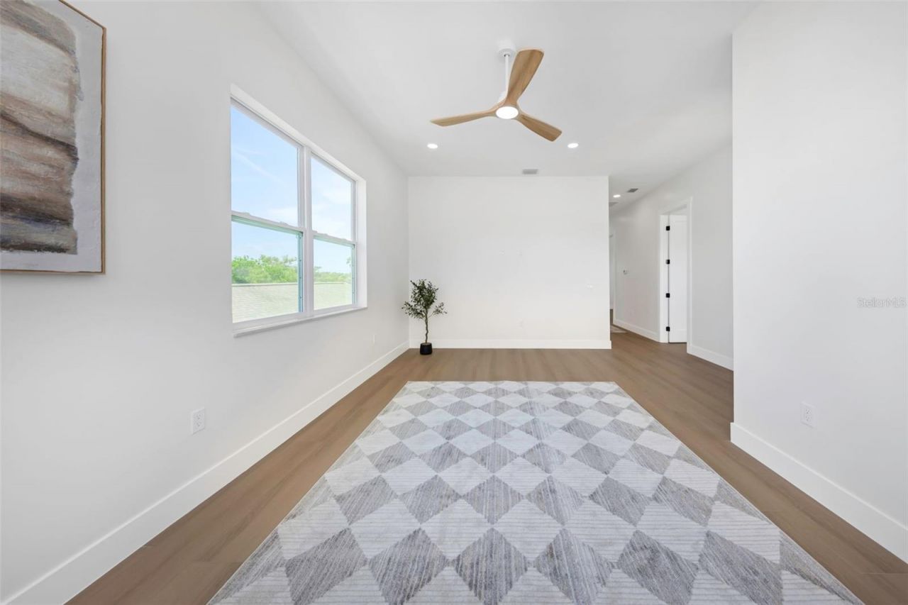 617 Folsom Street S, Saint Petersburg, FL 33707 Photo