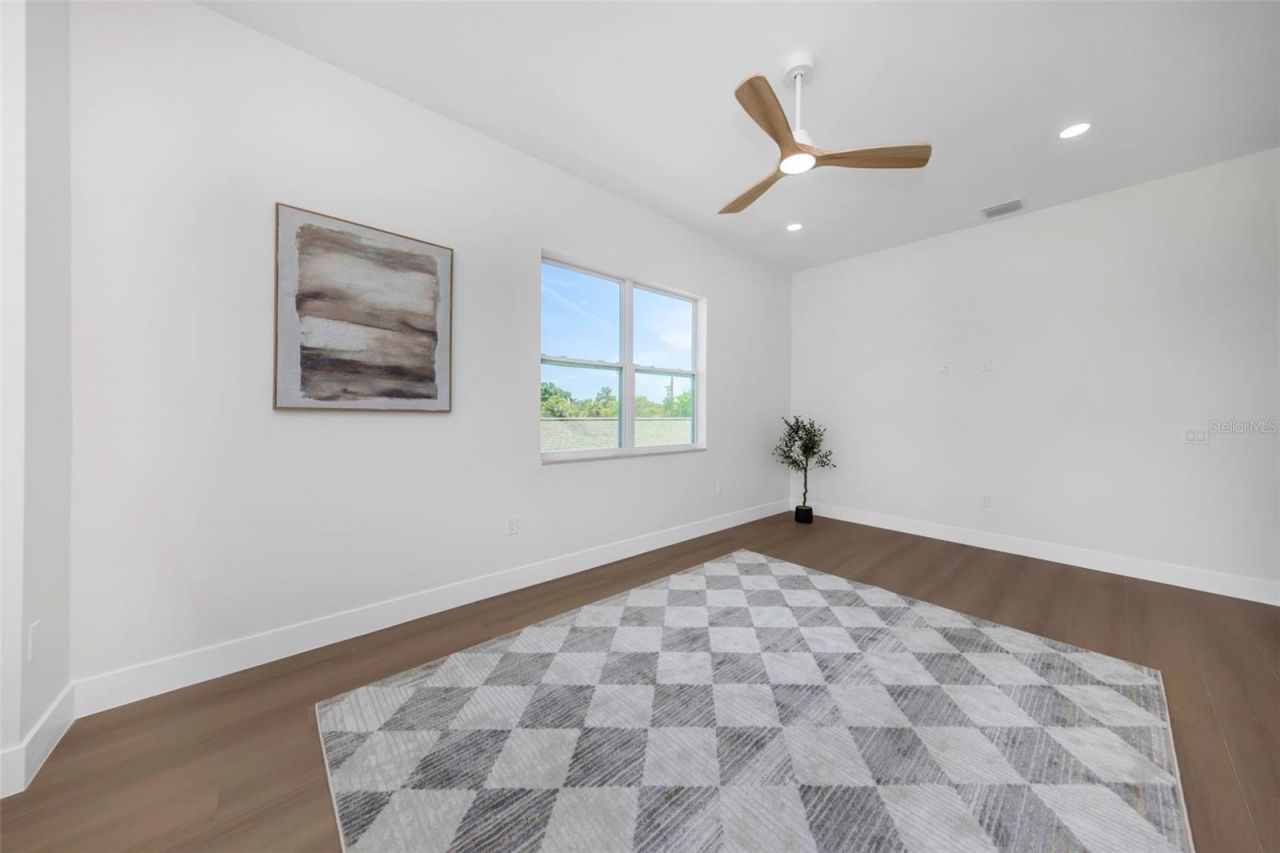 617 Folsom Street S, Saint Petersburg, FL 33707 Photo