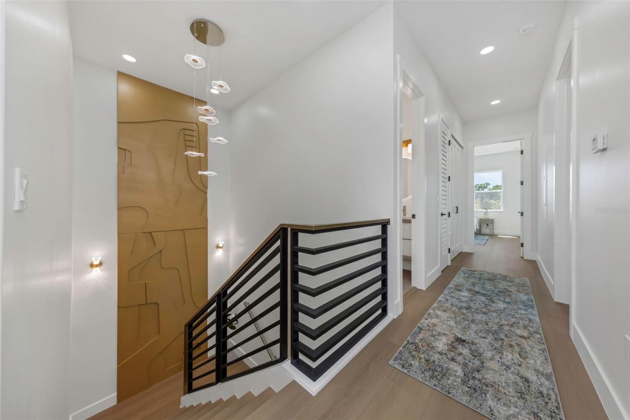 617 Folsom Street S, Saint Petersburg, FL 33707 Photo