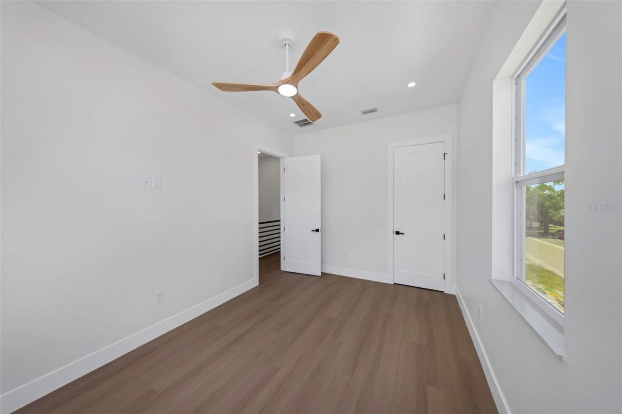 617 Folsom Street S, Saint Petersburg, FL 33707 Photo