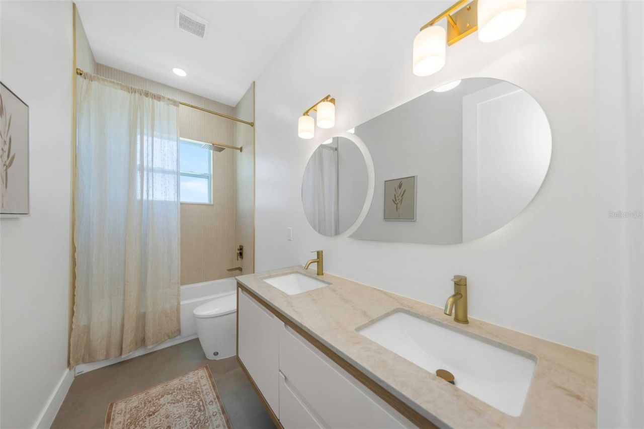 617 Folsom Street S, Saint Petersburg, FL 33707 Photo