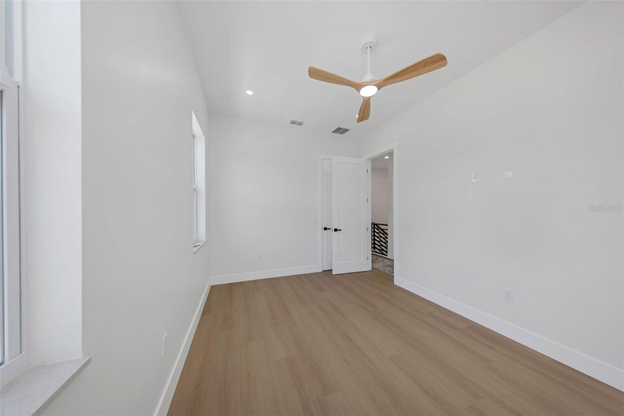 617 Folsom Street S, Saint Petersburg, FL 33707 Photo