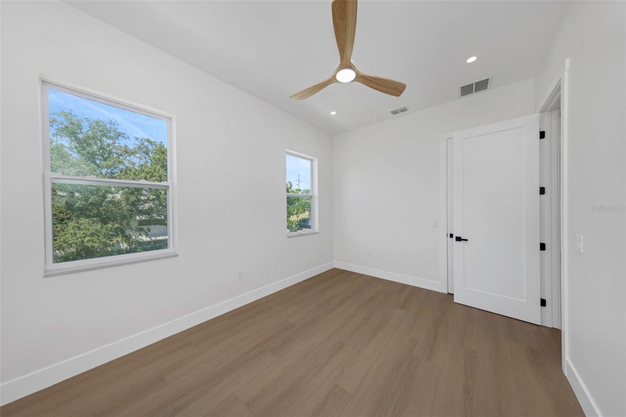 617 Folsom Street S, Saint Petersburg, FL 33707 Photo