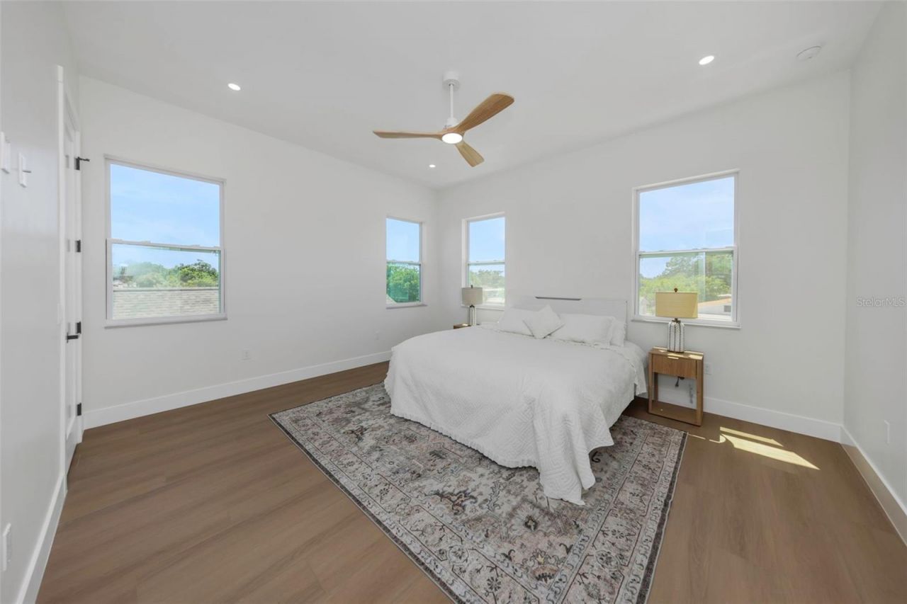 617 Folsom Street S, Saint Petersburg, FL 33707 Photo