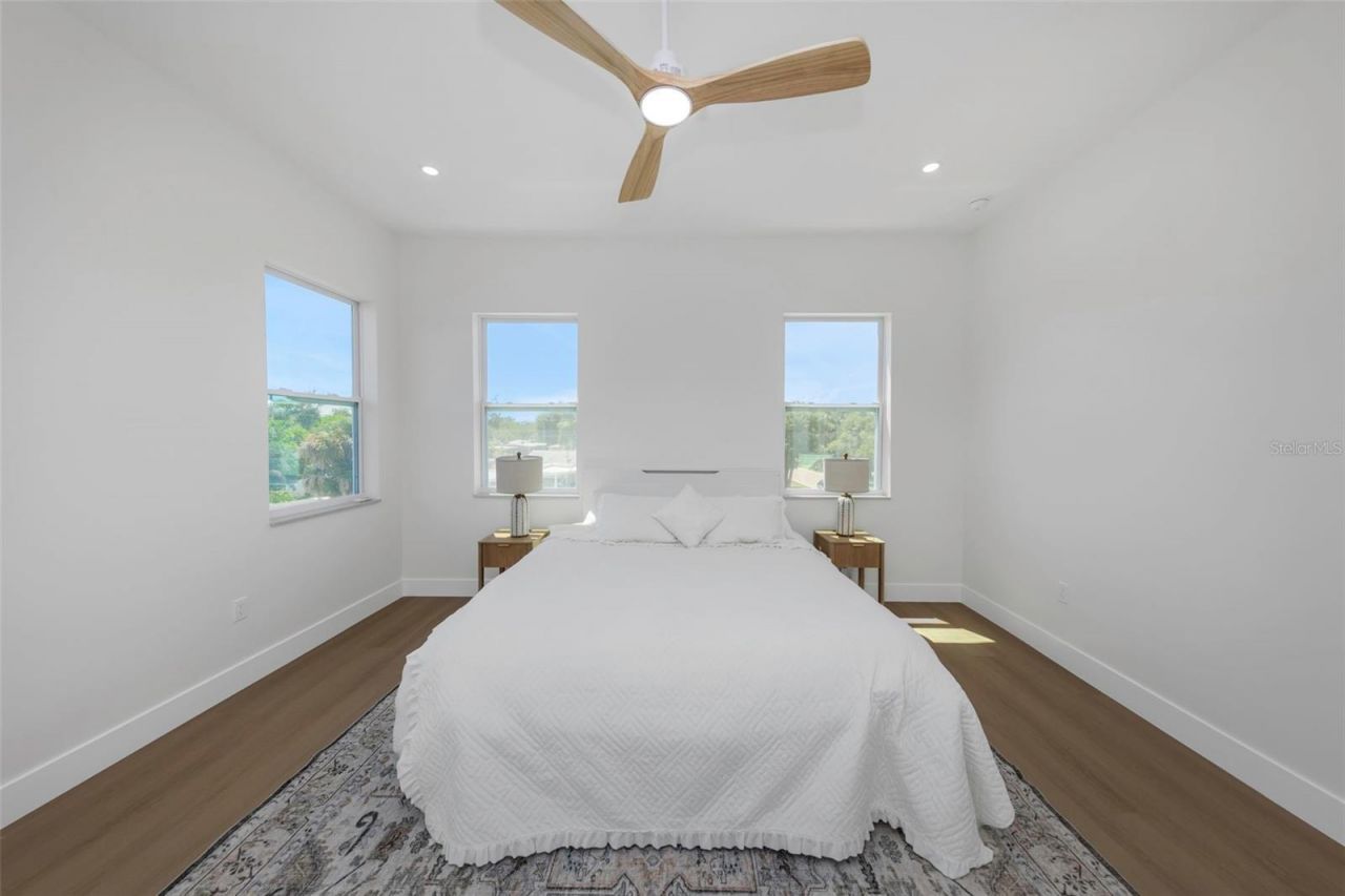 617 Folsom Street S, Saint Petersburg, FL 33707 Photo