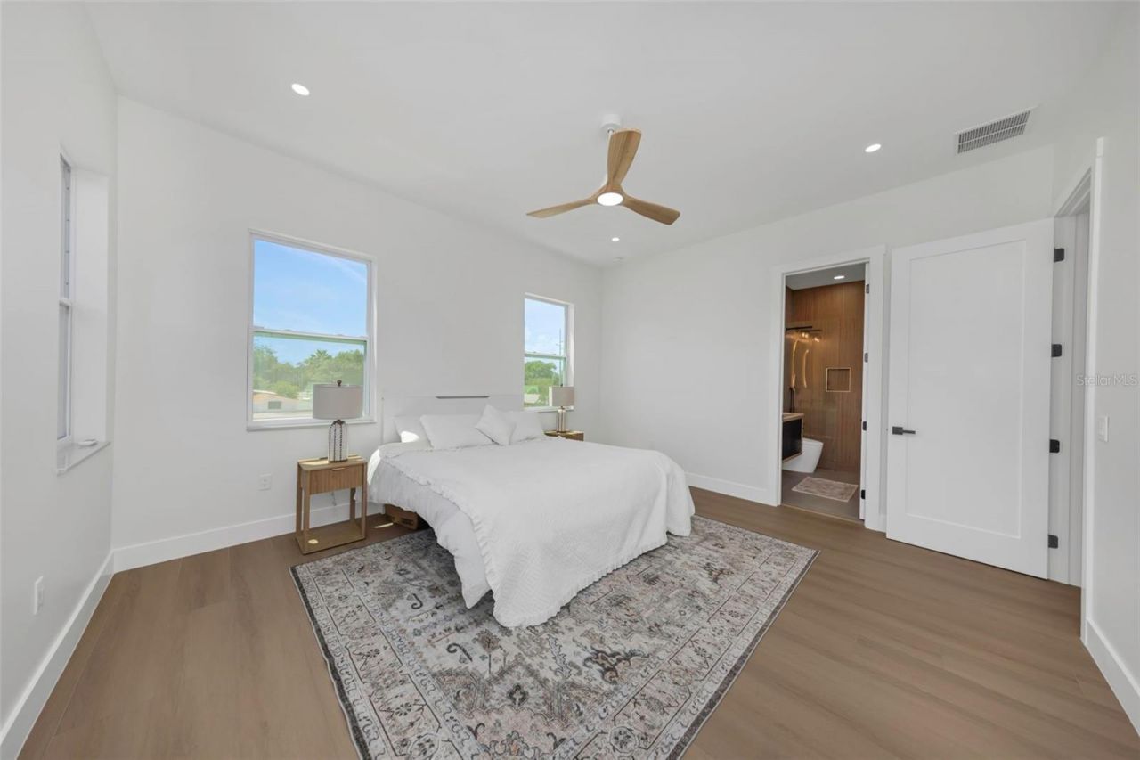 617 Folsom Street S, Saint Petersburg, FL 33707 Photo