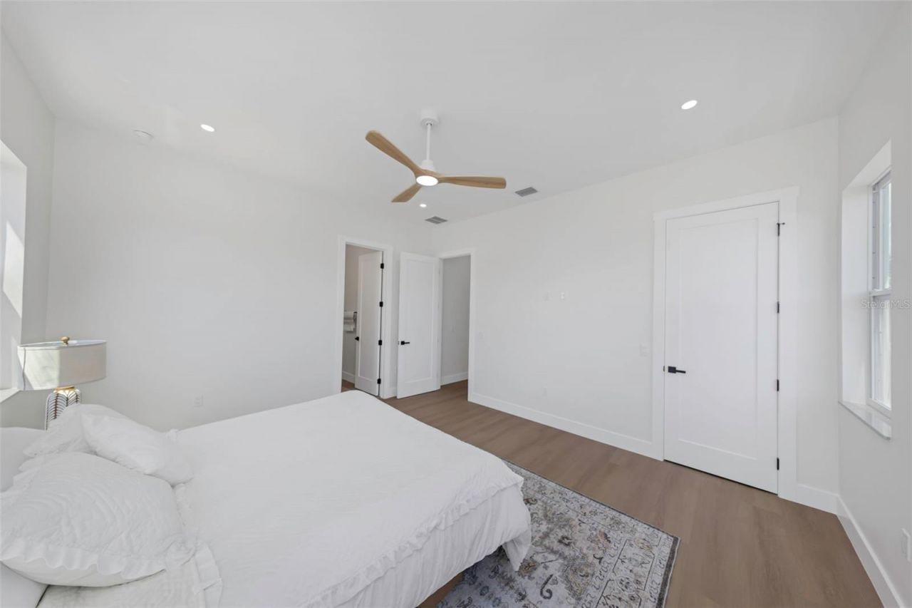 617 Folsom Street S, Saint Petersburg, FL 33707 Photo