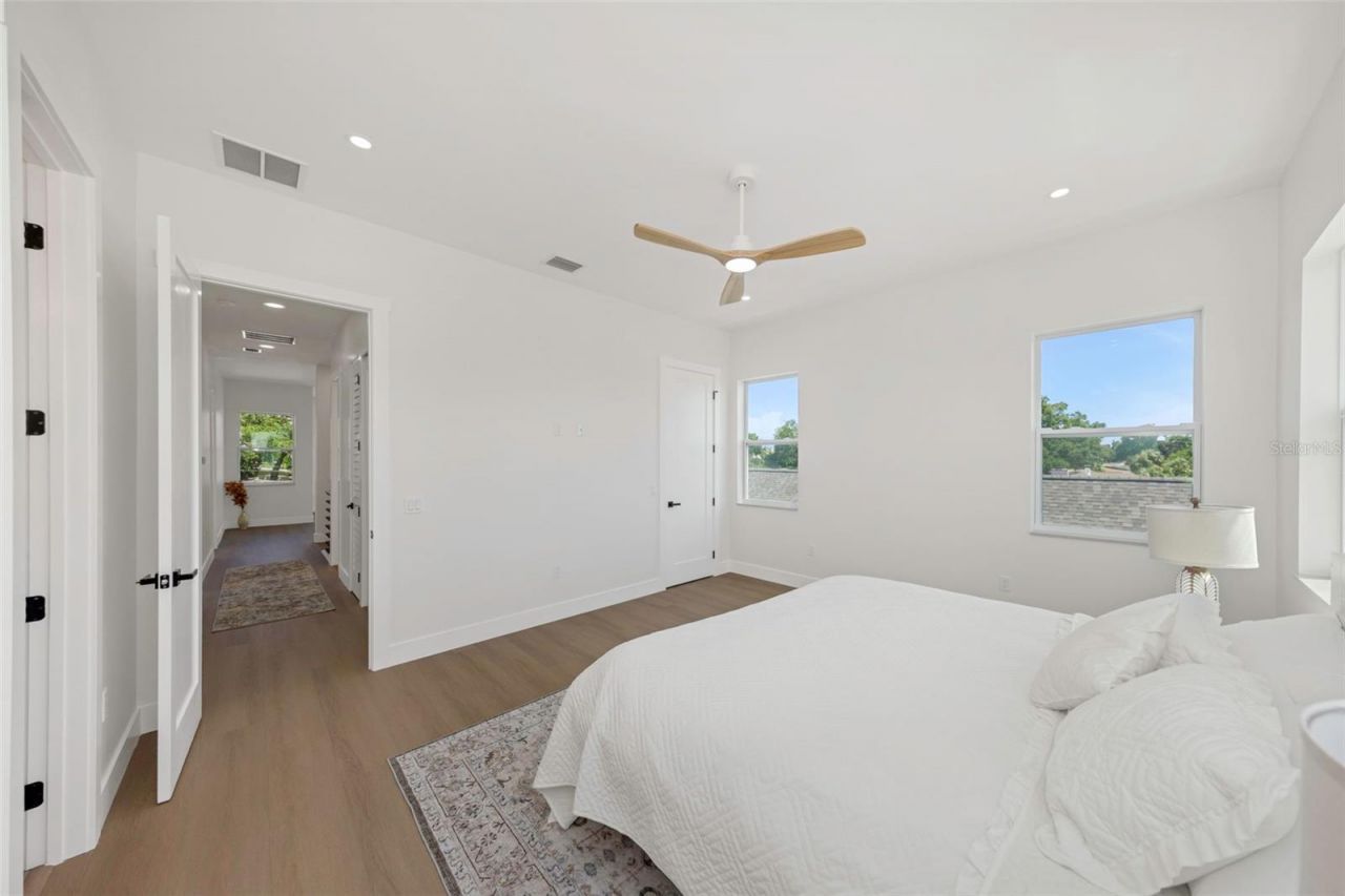 617 Folsom Street S, Saint Petersburg, FL 33707 Photo