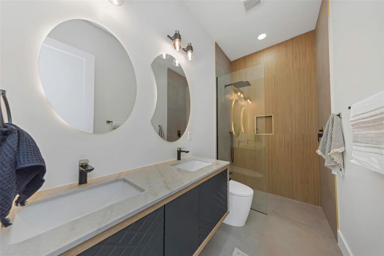 617 Folsom Street S, Saint Petersburg, FL 33707 Photo