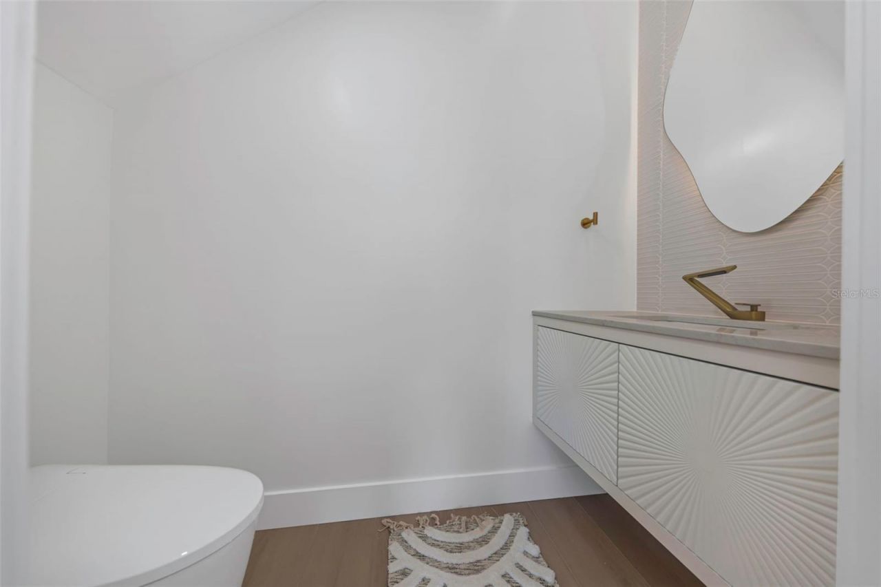 617 Folsom Street S, Saint Petersburg, FL 33707 Photo