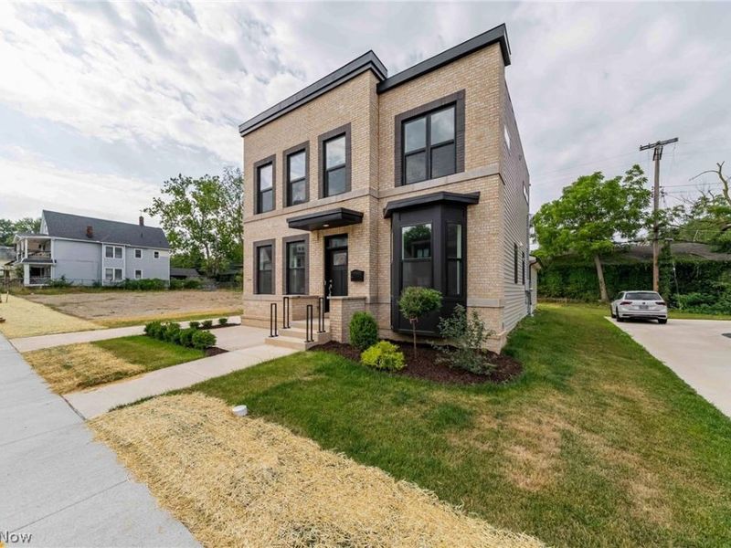 1866 Woodlawn Avenue, East Cleveland, OH 44106 Photo 2