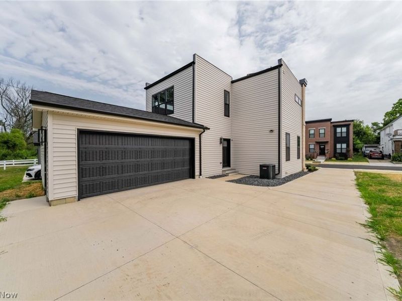 1866 Woodlawn Avenue, East Cleveland, OH 44106 Photo 5