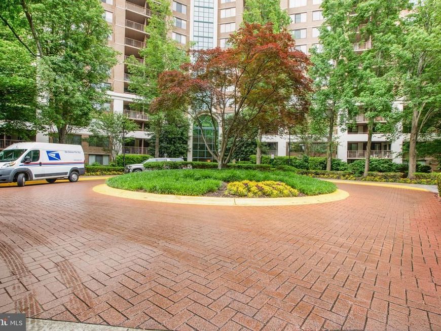 10101 Grosvenor Place, Unit 2006, North Bethesda, MD 20852 Main Photo