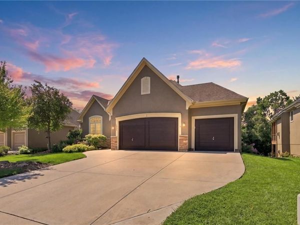 16548 S Marais Drive, Olathe, KS 66062