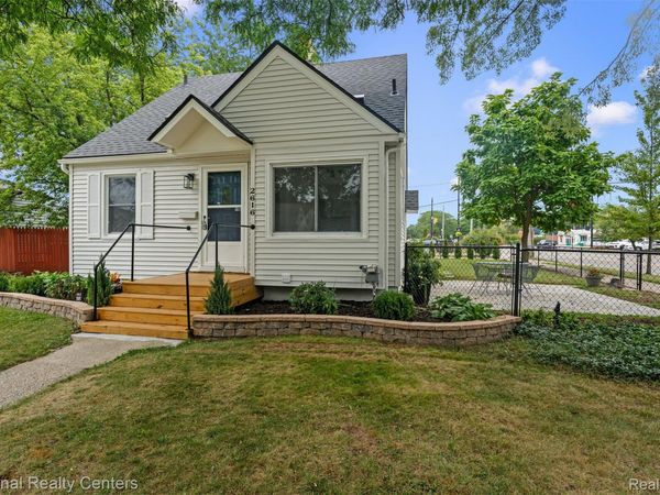 2616 Kenmore Road E, Berkley, Mi 48072