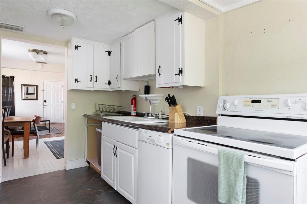 3860 Burlington Avenue N, Saint Petersburg, FL 33713 Photo