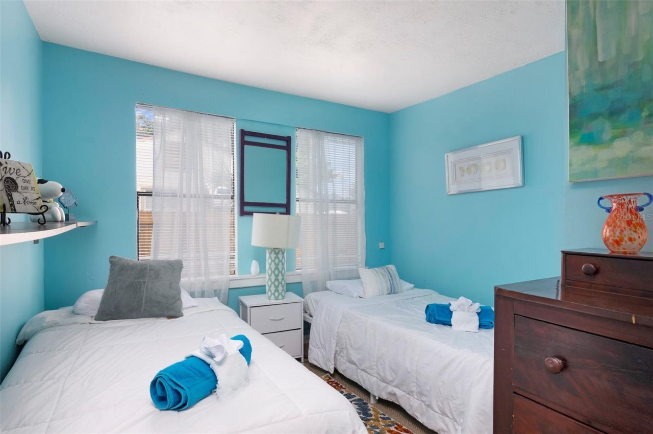 3860 Burlington Avenue N, Saint Petersburg, FL 33713 Photo