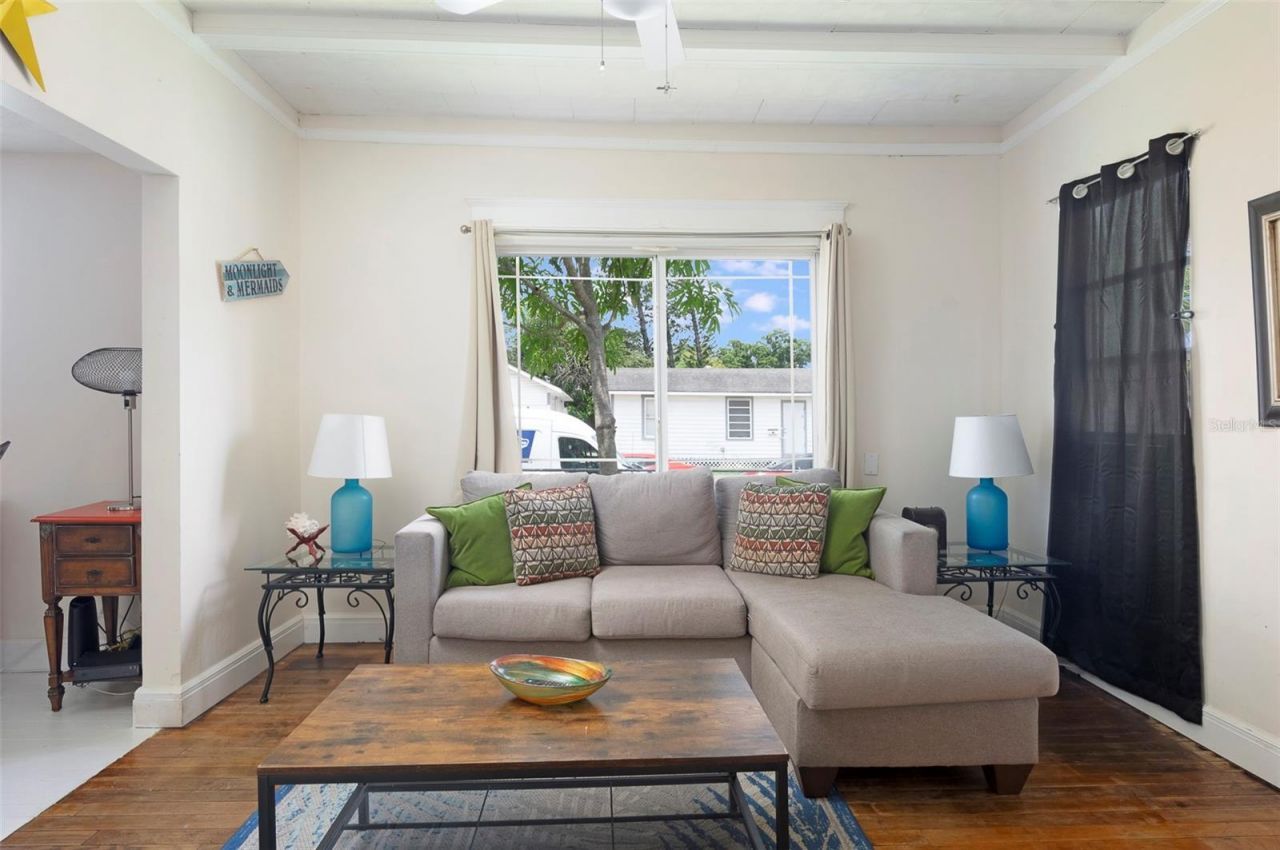 3860 Burlington Avenue N, Saint Petersburg, FL 33713 Photo
