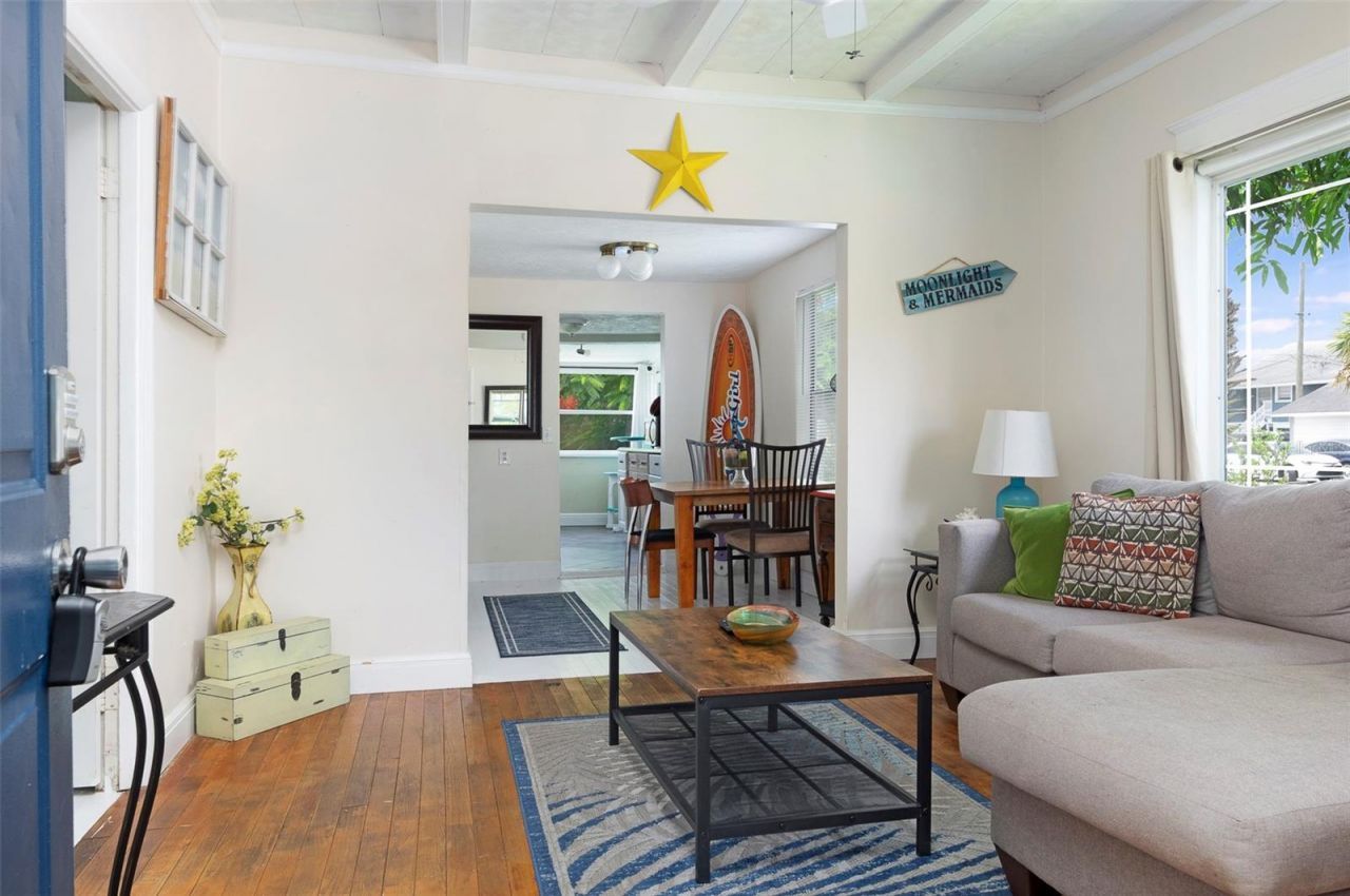 3860 Burlington Avenue N, Saint Petersburg, FL 33713 Photo