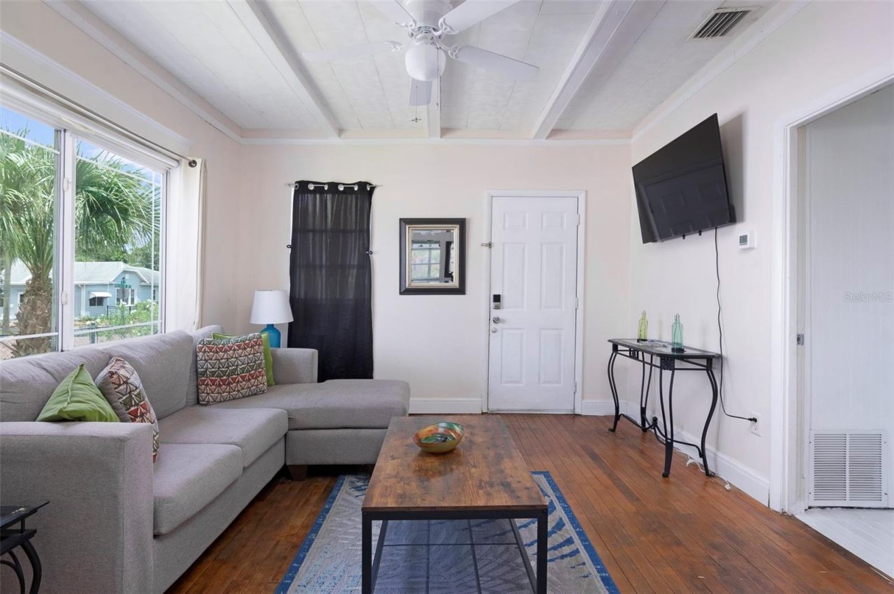 3860 Burlington Avenue N, Saint Petersburg, FL 33713 Photo