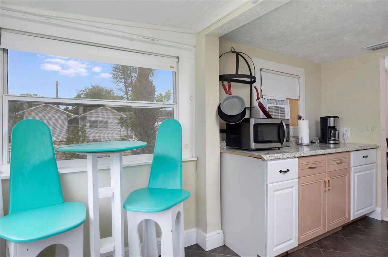3860 Burlington Avenue N, Saint Petersburg, FL 33713 Photo