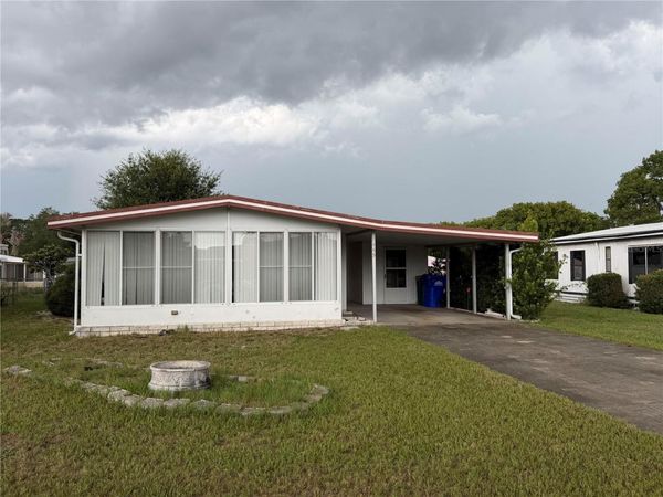 1445 NASSAU CIRCLE , TAVARES, FL 32778