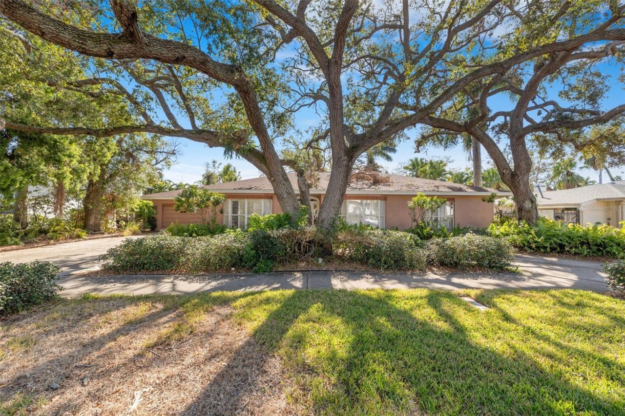 215 Snell Isle Boulevard Ne, Saint Petersburg, FL 33704 Photo