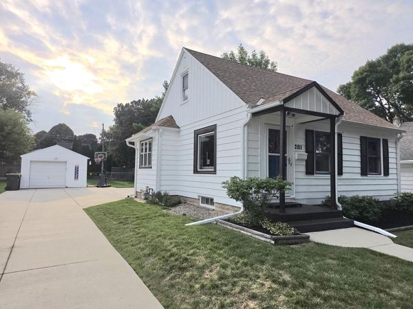 2811 S 88th STREET, West Allis, WI 53227