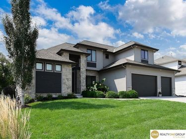 23603 Berry Street, Elkhorn, NE 68022