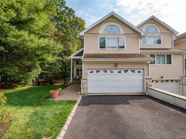 5 Princess Tree Court , Port Jefferson, NY 11777