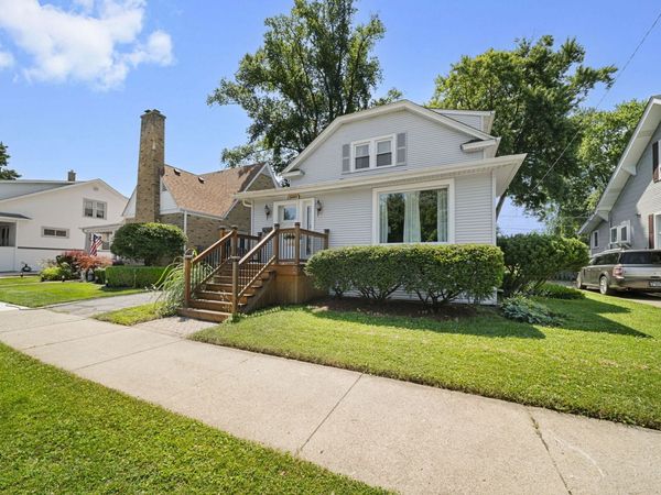 1329 Henry Avenue, Des Plaines, IL 60016