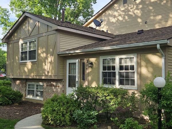 210 Redwood Court , Vernon Hills, IL 60061