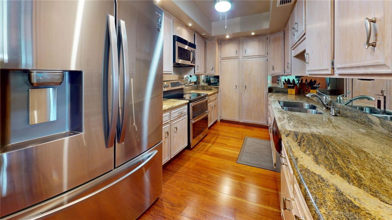 1750 Benjamin Franklin Drive , Unit B, Sarasota, FL 34236 Photo