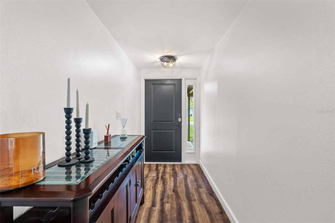 2874 Davis Boulevard , Sarasota, FL 34237 Photo