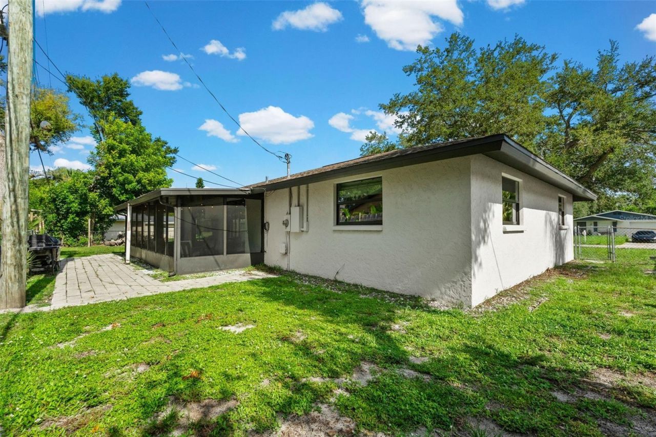 2874 Davis Boulevard , Sarasota, FL 34237 Photo