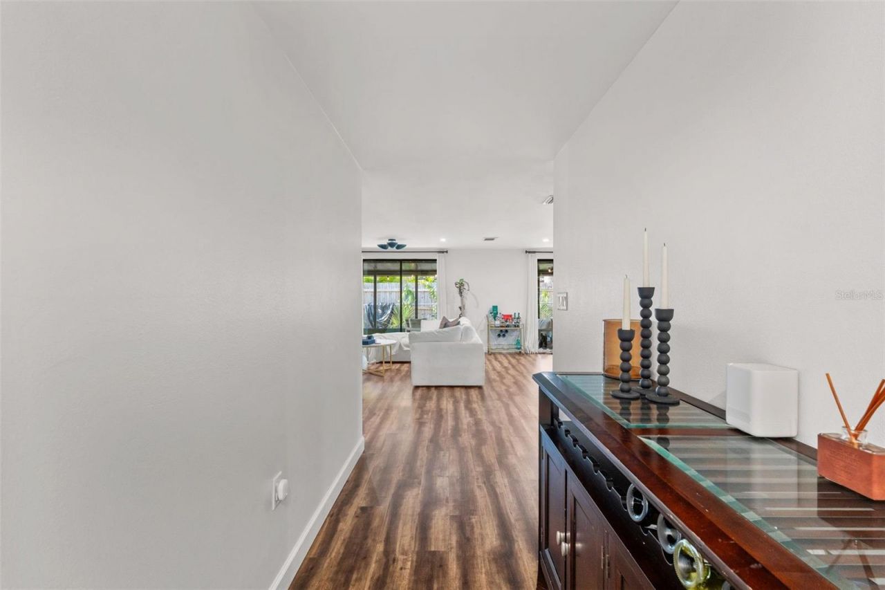 2874 Davis Boulevard , Sarasota, FL 34237 Photo