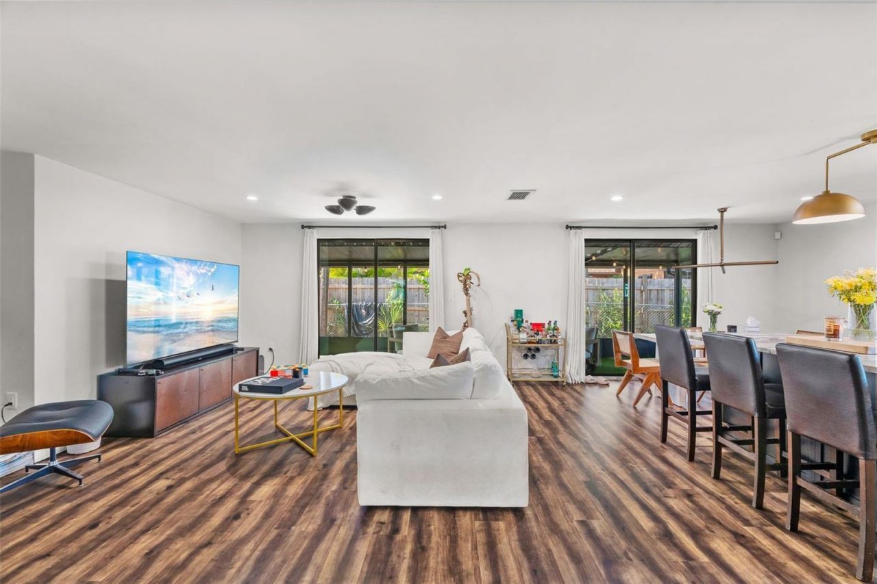 2874 Davis Boulevard , Sarasota, FL 34237 Photo