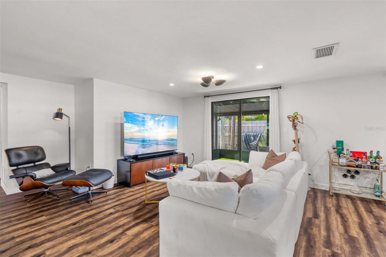 2874 Davis Boulevard , Sarasota, FL 34237 Photo