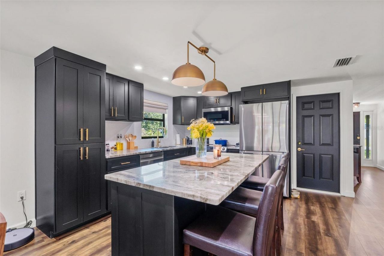 2874 Davis Boulevard , Sarasota, FL 34237 Photo