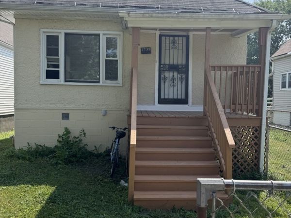 1739 W Steuben Street W, Chicago, IL 60643