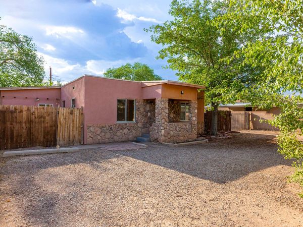 5201 Grande Drive NW, Albuquerque, NM 87107