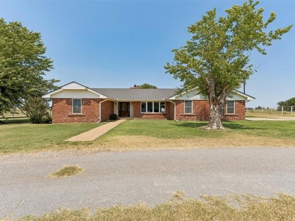 258400 E 805 Road, Watonga, OK 73772