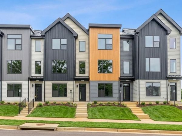 20 LARKIN AVE , Crozet, VA 22932