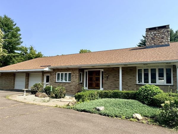 307 North, East Windsor, CT 06016