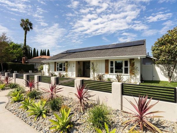 226 Santa Isabel Ave, Costa Mesa, CA 92627